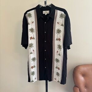 Island Shores Black and‎ White Casual Button Down Shirt with Palm Tree Design